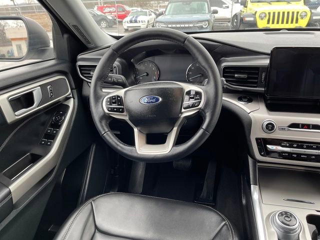 Used 2023 Ford Explorer XLT w/ Equipment Group 202A image 13