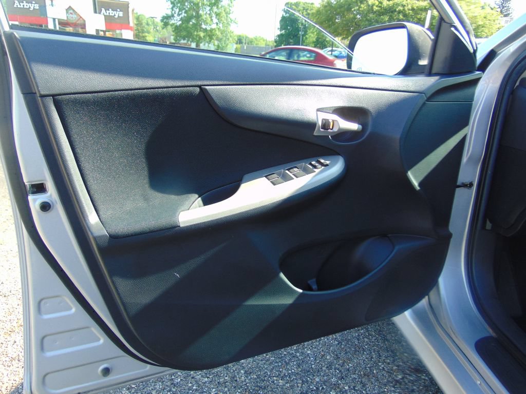 Used 2010 Toyota Corolla S FWD image 20