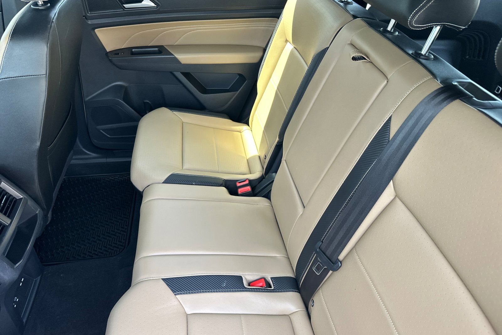 Certified 2023 Volkswagen Atlas Cross Sport SEL R-Line image 12