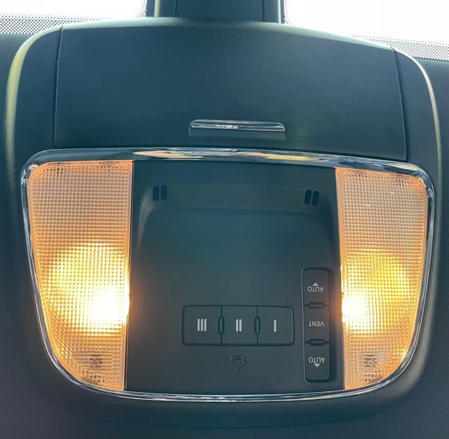 Used 2023 Dodge Charger R/T w/ Blacktop Package image 23