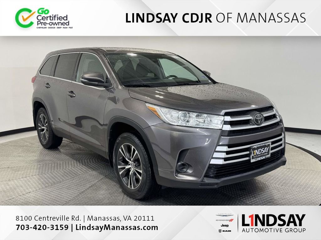 Used 2019 Toyota Highlander LE image 1