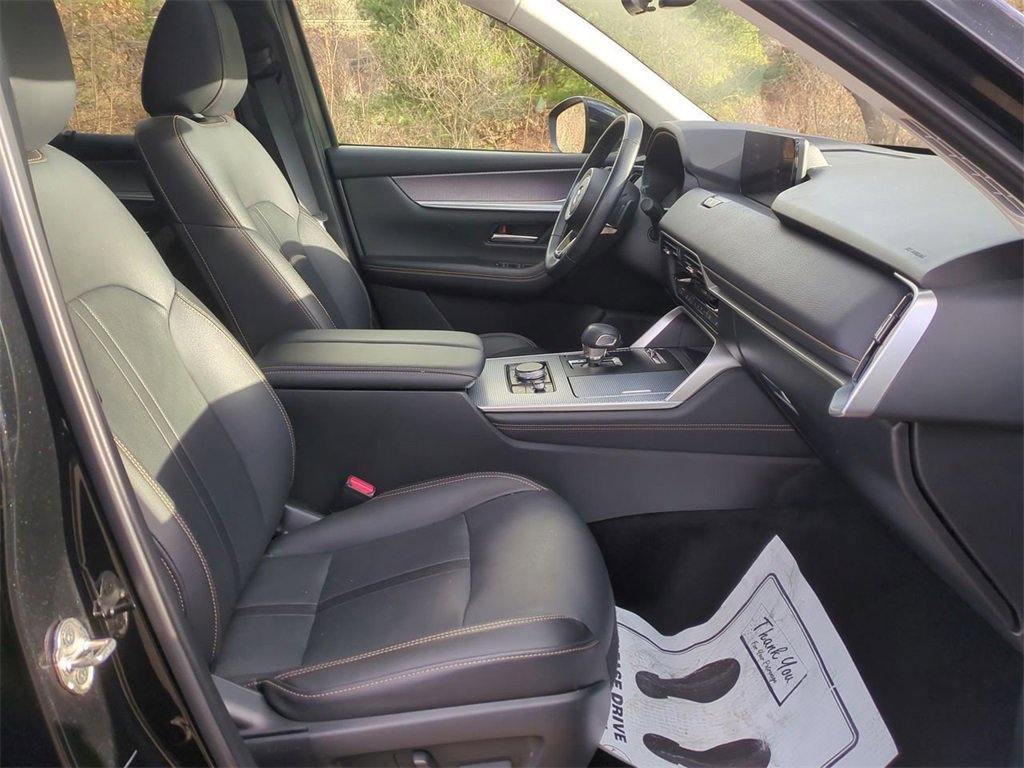 Used 2024 MAZDA CX-90 3.3 Turbo w/ Preferred Plus image 29