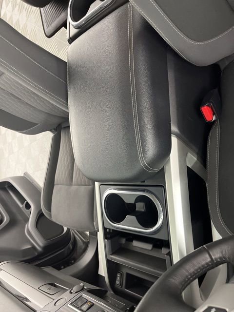 Used 2024 Nissan Titan SV w/ SV Convenience Package image 30