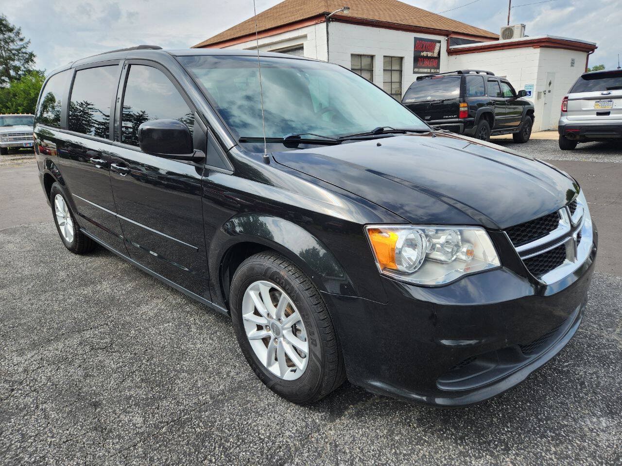 Used 2016 Dodge Grand Caravan SXT FWD image 4