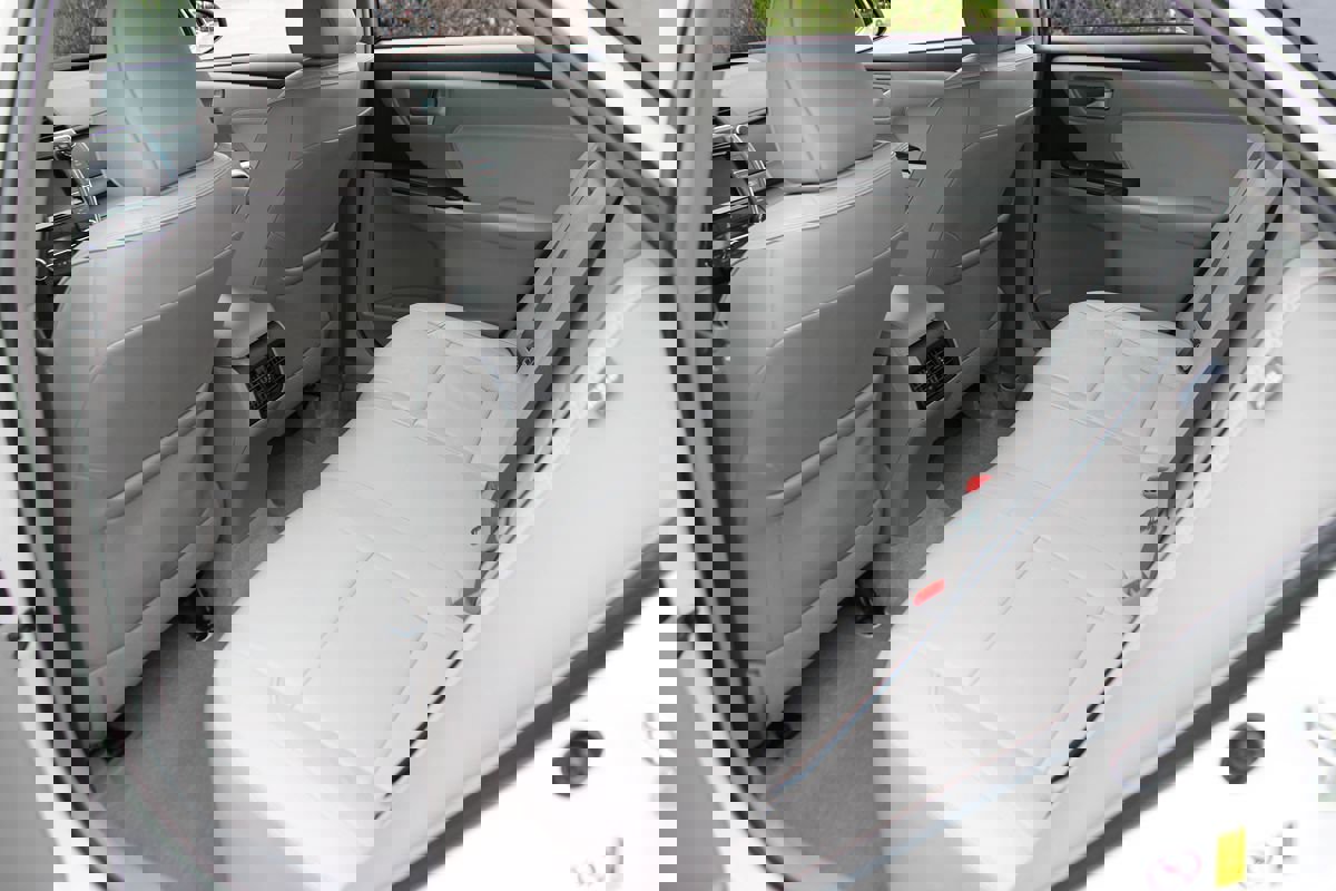 Used 2015 Toyota Camry XLE FWD image 16