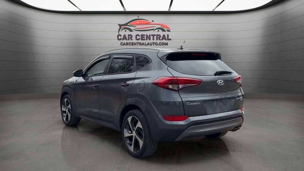Used 2016 Hyundai Tucson Sport image 3