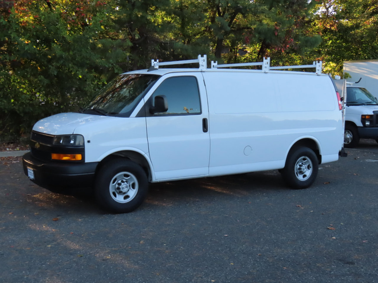 Used 2019 Chevrolet Express 3500 w/ Driver Convenience Package image 2