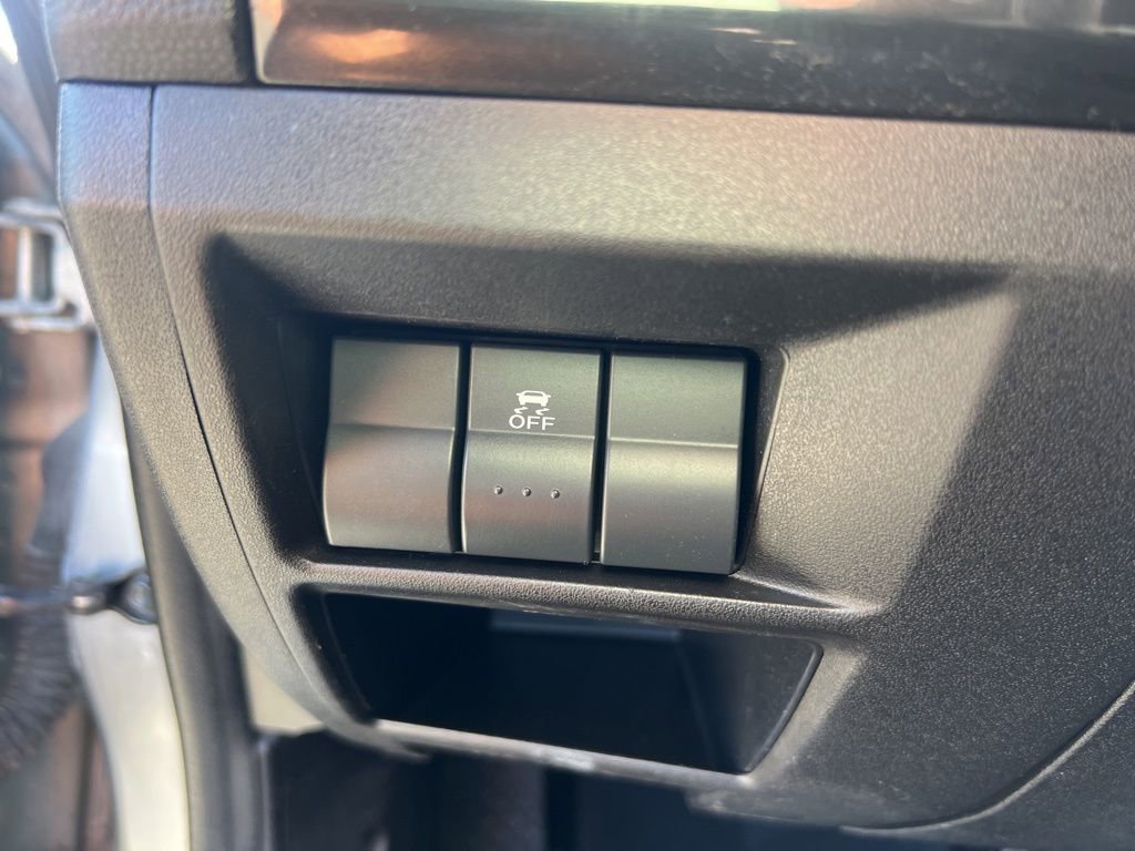 Used 2014 MAZDA MX-5 Miata Sport image 11