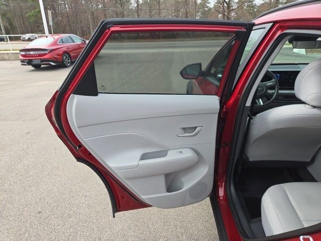 Used 2025 Hyundai Kona SEL image 24