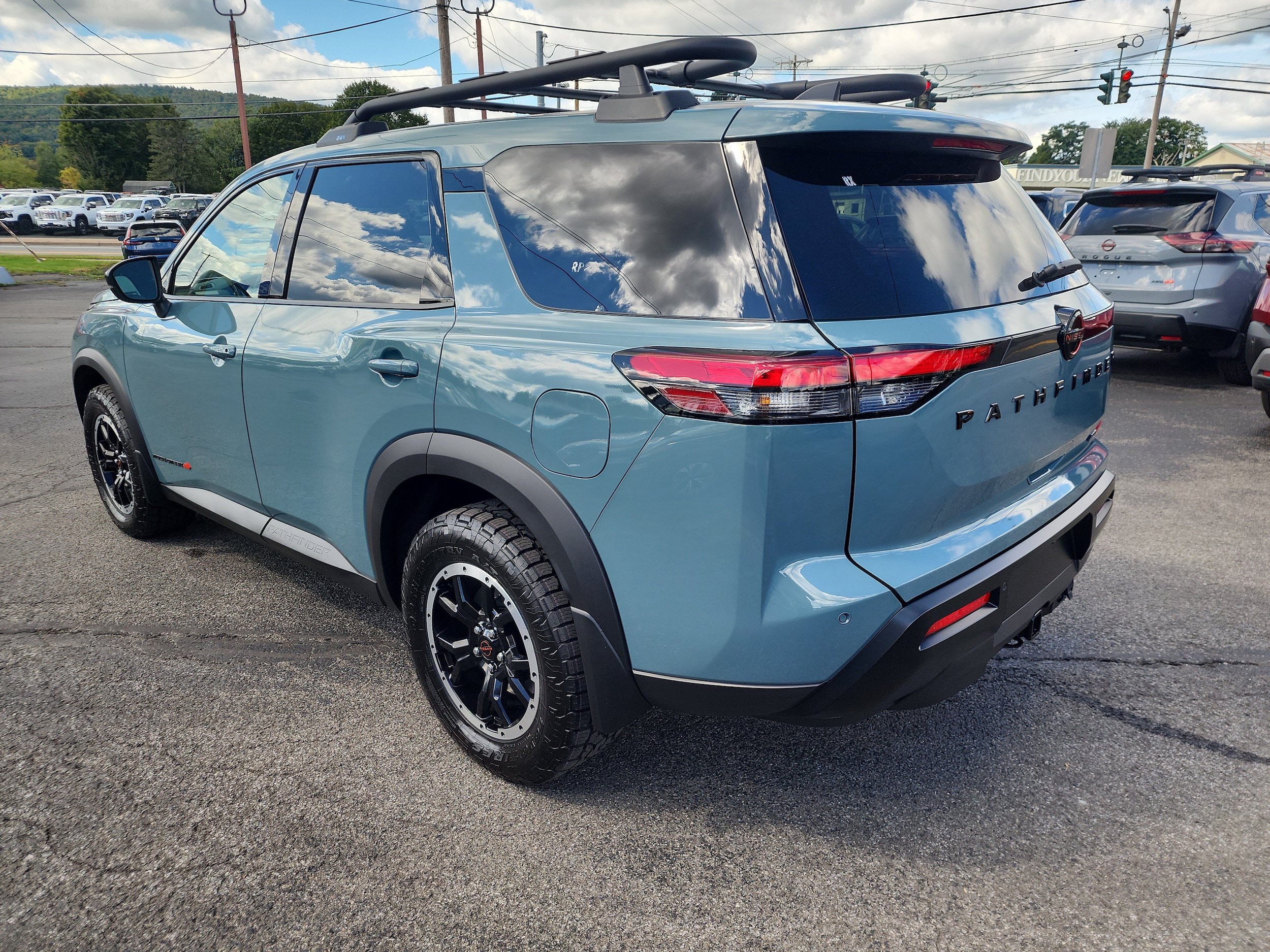 New 2026 Nissan Pathfinder Rock Creek w/ Rock Creek Premium Package AWD/4WD image 6