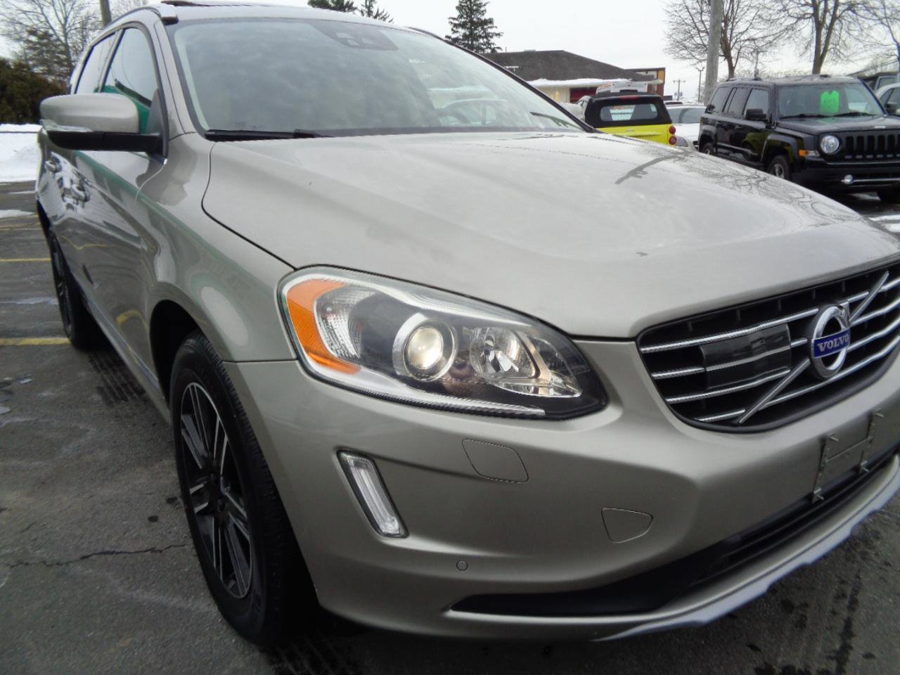 Used 2016 Volvo XC60 T5 Platinum w/ Protection Package FWD image 15