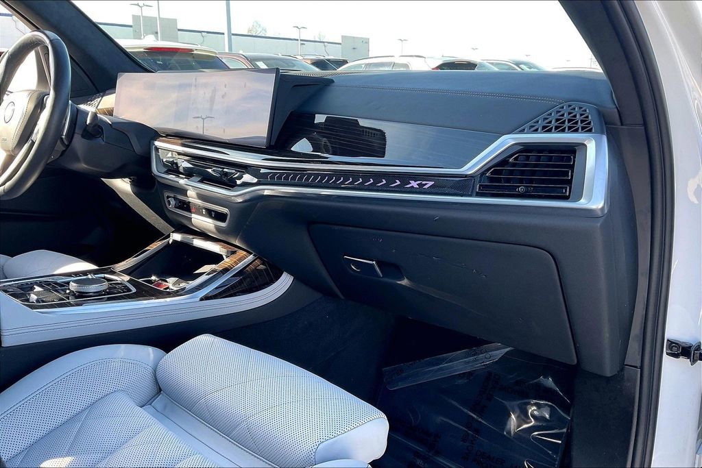 Used 2023 BMW X7 xDrive40i w/ Parking Assistance Package image 20