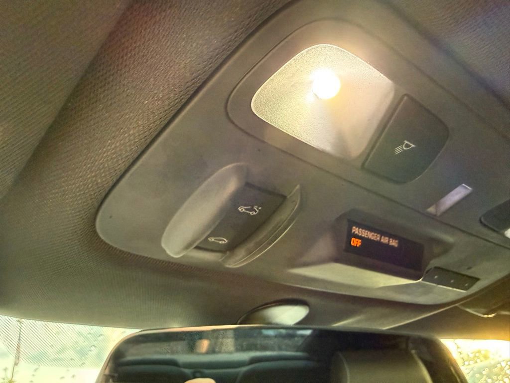 Used 2016 Chevrolet Camaro SS RWD image 18