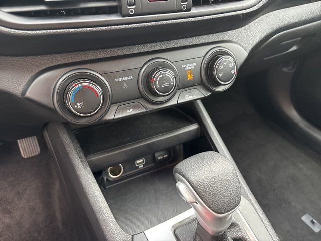 Used 2023 Kia Forte LXS w/ LXS Technology Package image 22