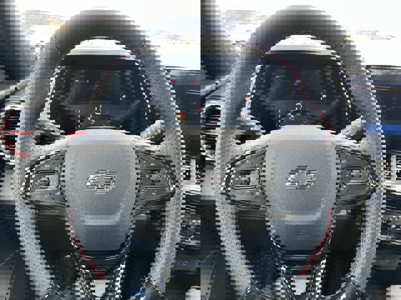 New 2026 Chevrolet Trax RS w/ Sunroof Package image 25