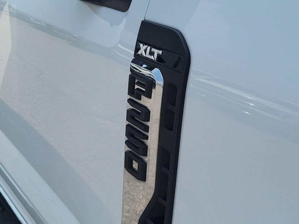 Used 2025 Ford F250 XLT AWD/4WD image 8