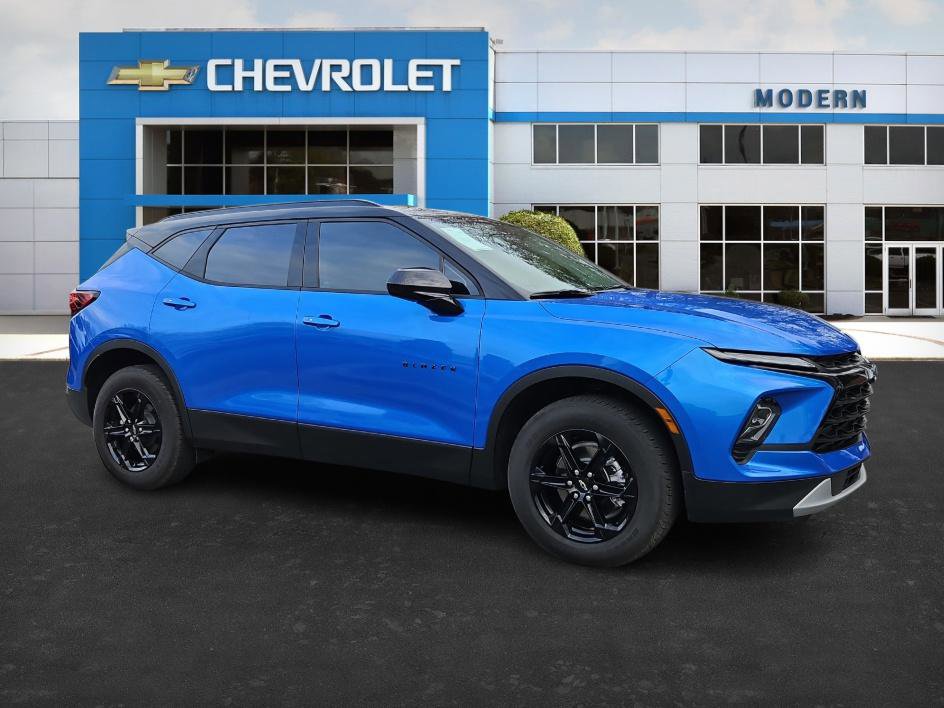 New 2025 Chevrolet Blazer LT w/ Midnight/Sport Edition image 6