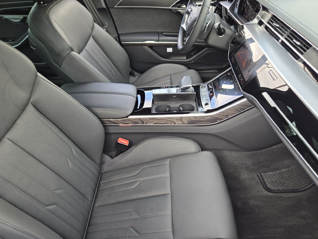 Certified 2025 Audi A8 L 3.0T AWD/4WD image 18