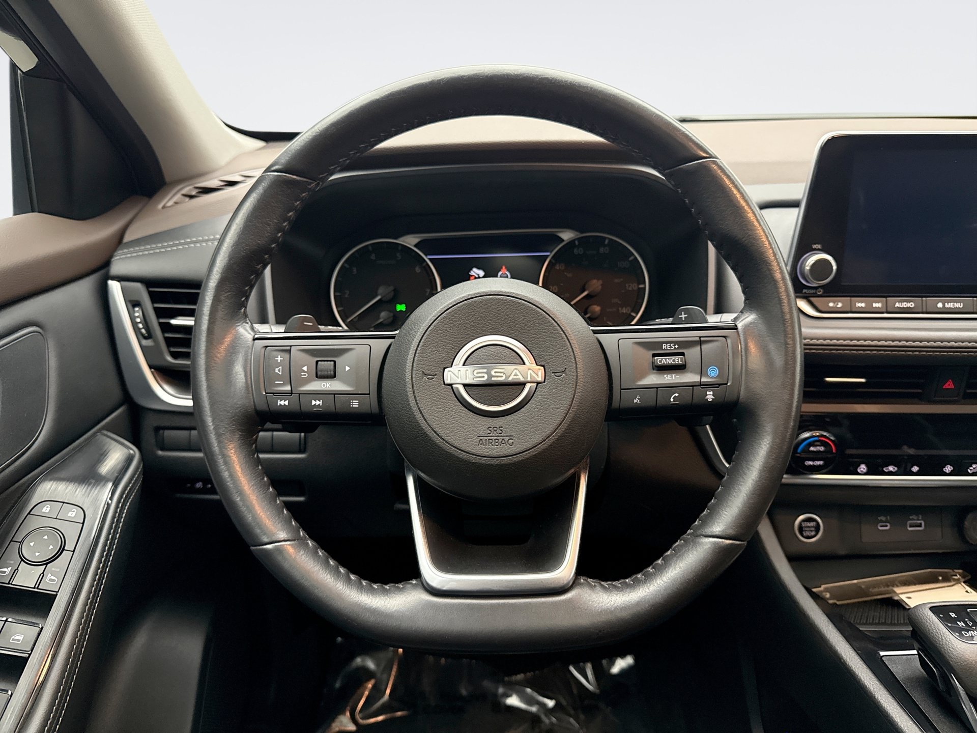Used 2023 Nissan Rogue SV w/ SV Premium B Package AWD/4WD image 12