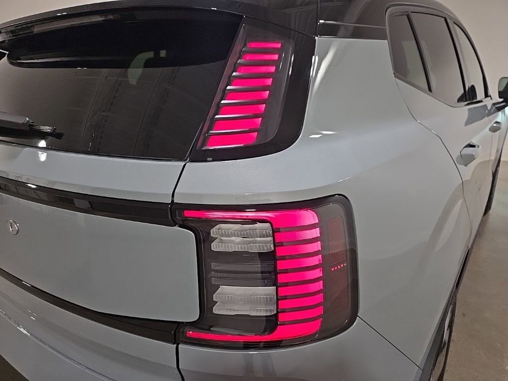 New 2026 Volvo EX30 Plus w/ Protection Package Premier AWD/4WD image 9