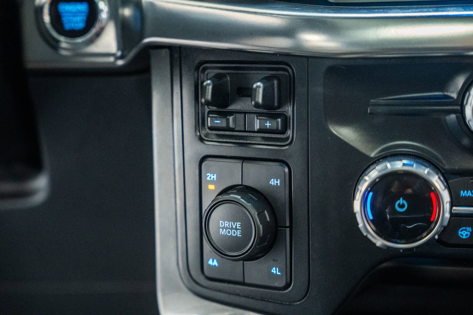 Certified 2023 Ford F150 Lariat w/ Equipment Group 502A High image 35