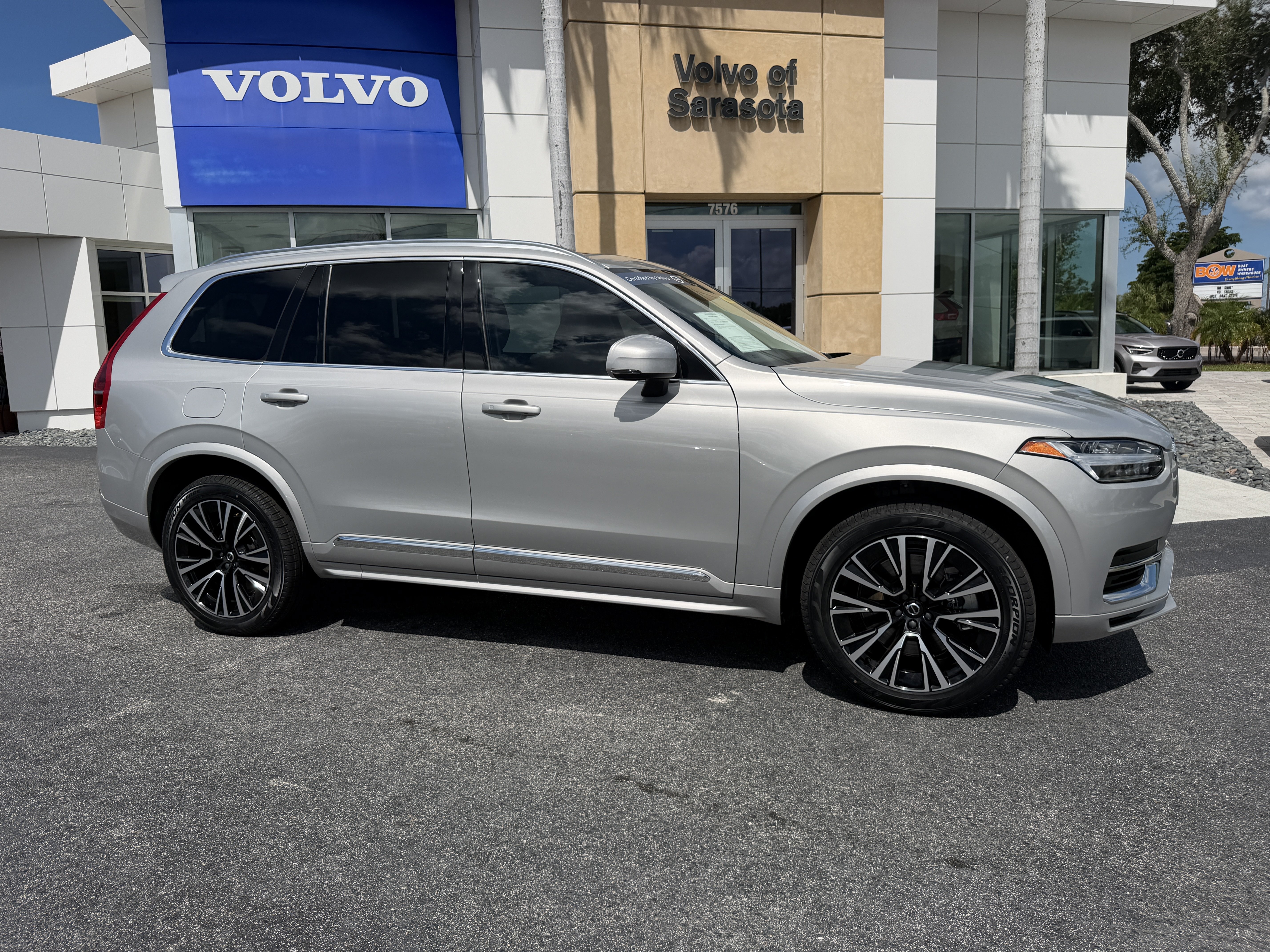 Certified 2025 Volvo XC90 T8 Core w/ Protection Package AWD/4WD image 1