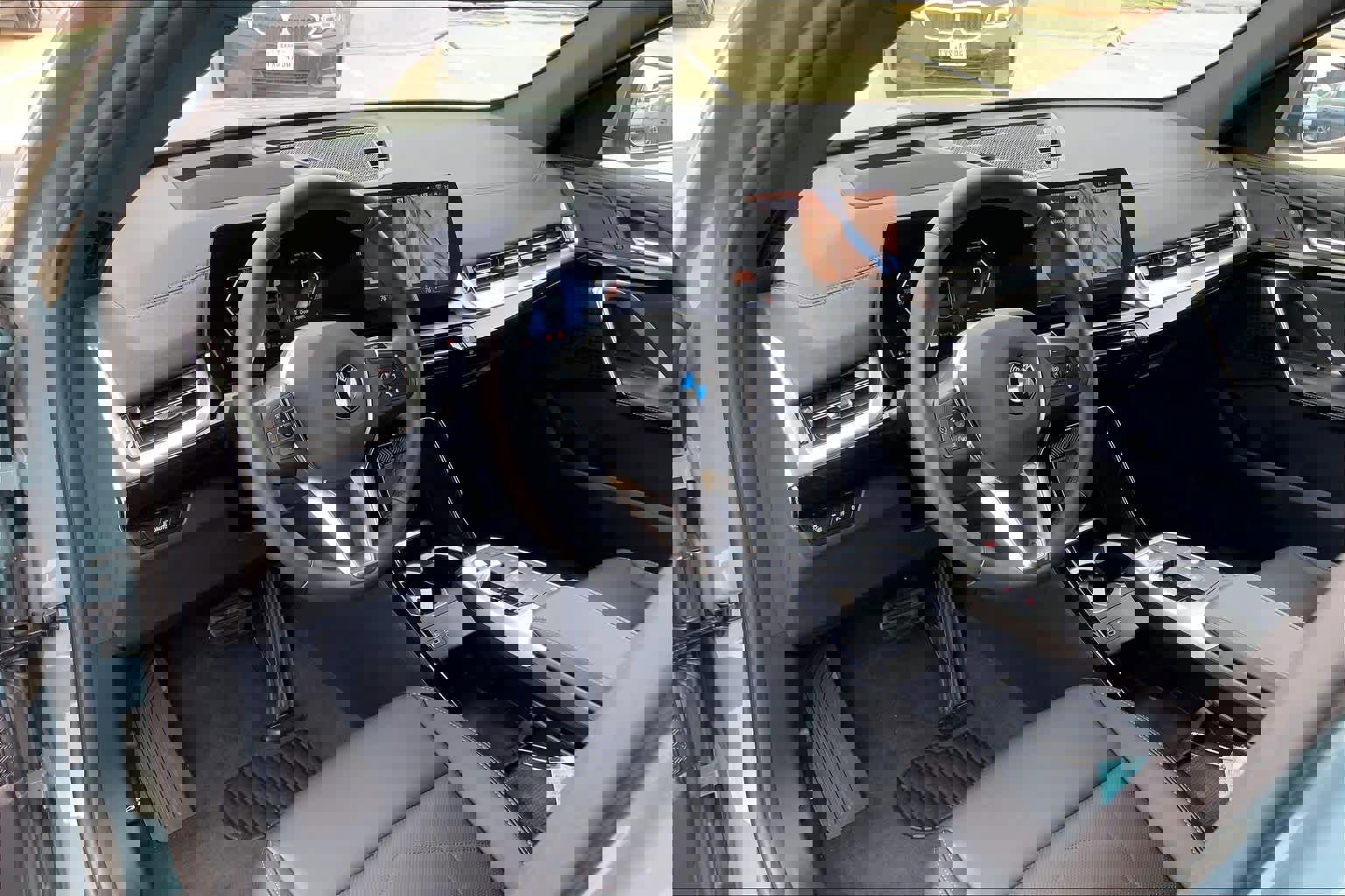 Certified 2025 BMW X2 xDrive28i w/ Technology Package image 17