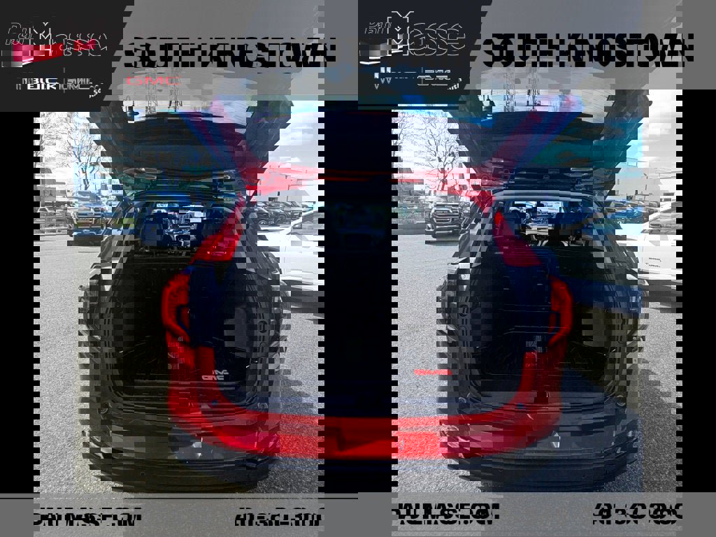 Certified 2023 GMC Terrain SLT w/ Tech Package image 10