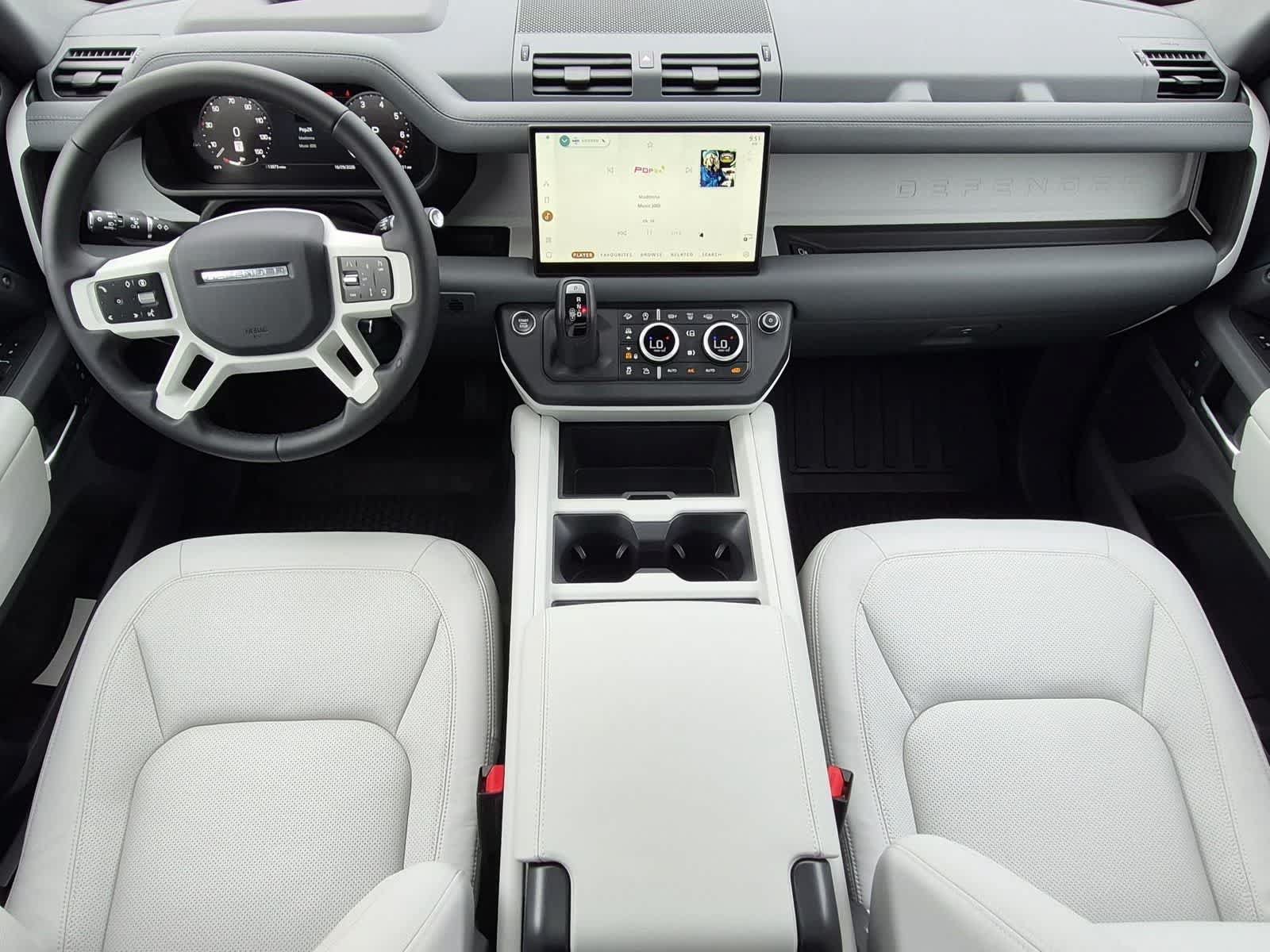 Used 2025 Land Rover Defender 110 X-Dynamic SE AWD/4WD image 15