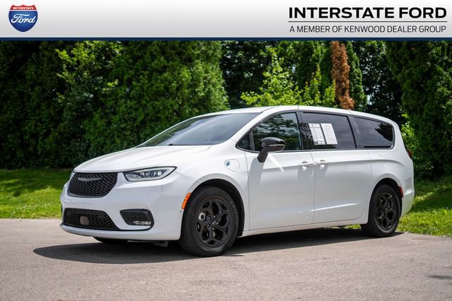Used 2024 Chrysler Pacifica Limited