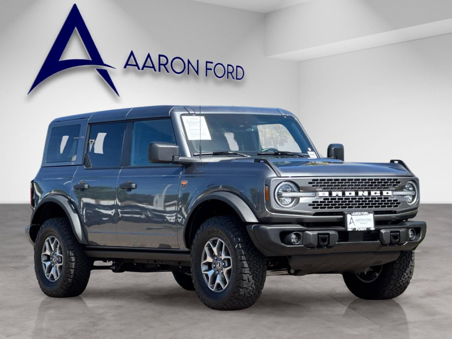 Used 2025 Ford Bronco Badlands image 8