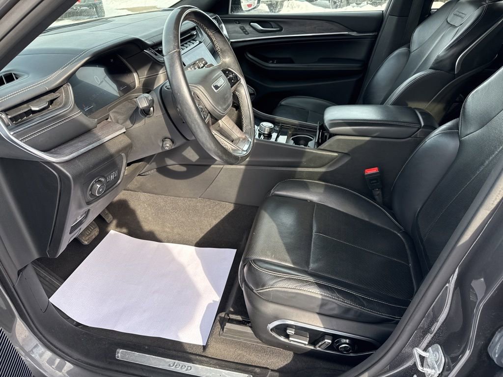 Used 2021 Jeep Grand Cherokee L Overland w/ Luxury Tech Group IV image 2