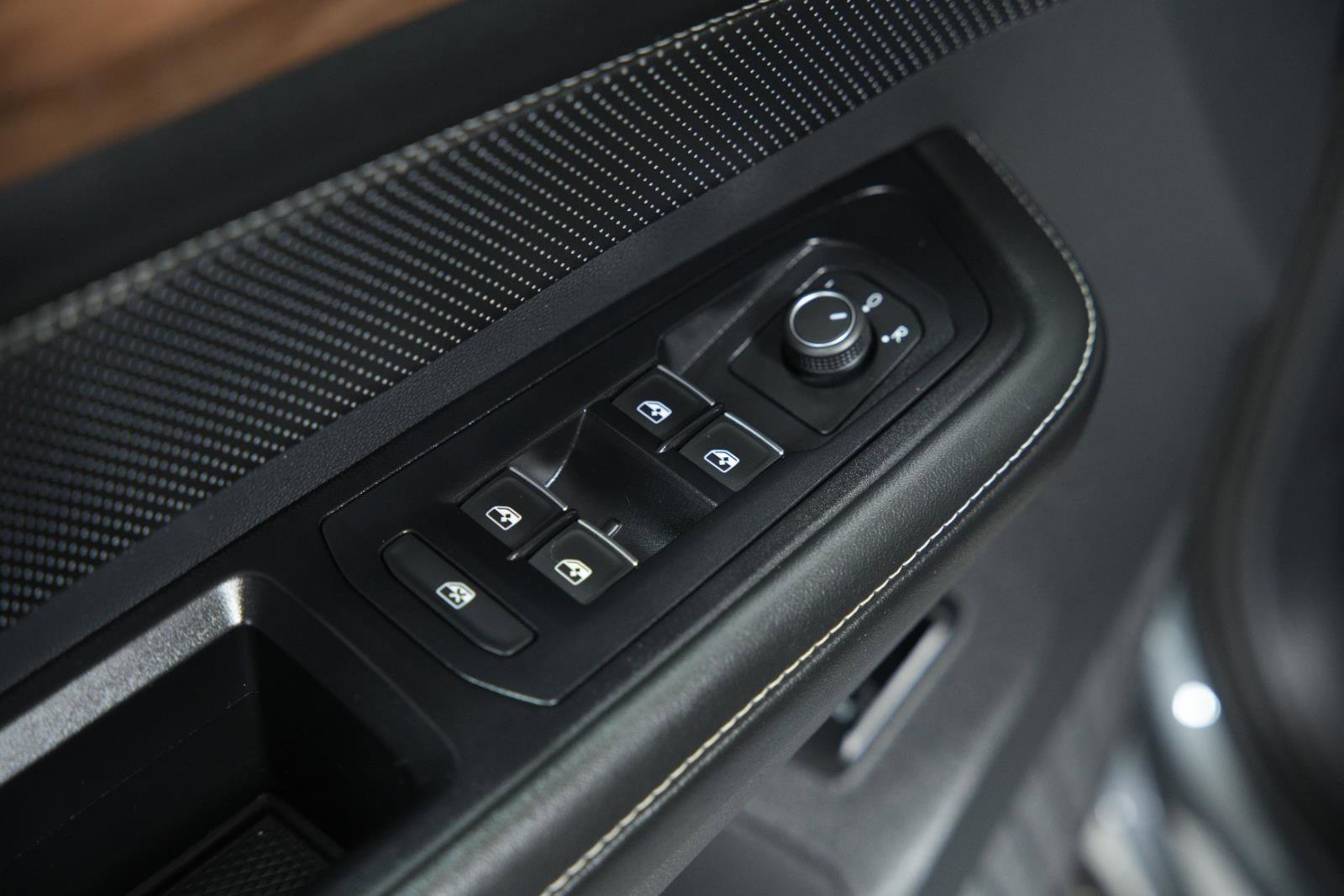 Used 2024 Volkswagen Atlas SE image 24