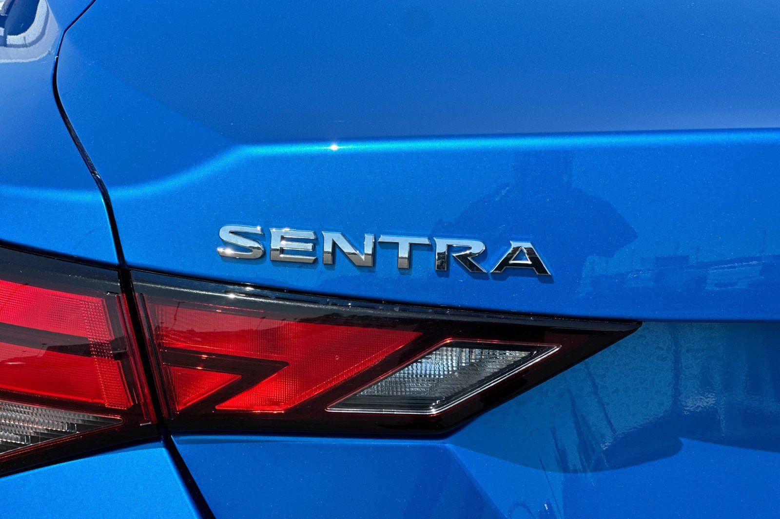 Used 2025 Nissan Sentra SV FWD image 36
