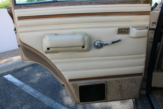 Used 1990 Jeep Grand Wagoneer image 70