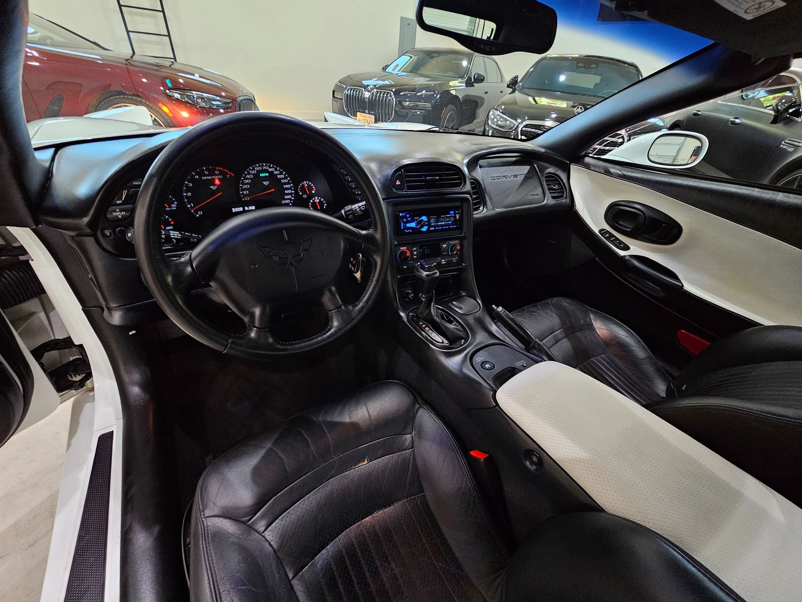 Used 2004 Chevrolet Corvette Convertible w/ Preferred Equipment Group RWD image 23