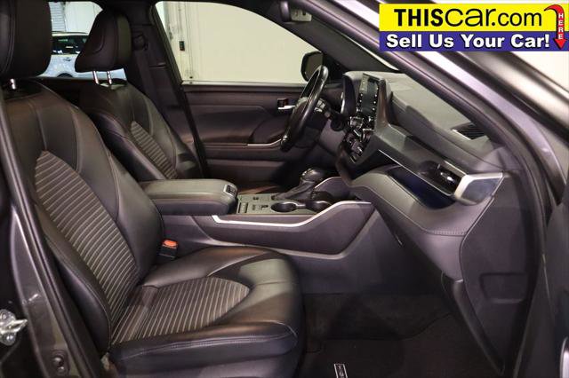Used 2021 Toyota Highlander XSE image 27