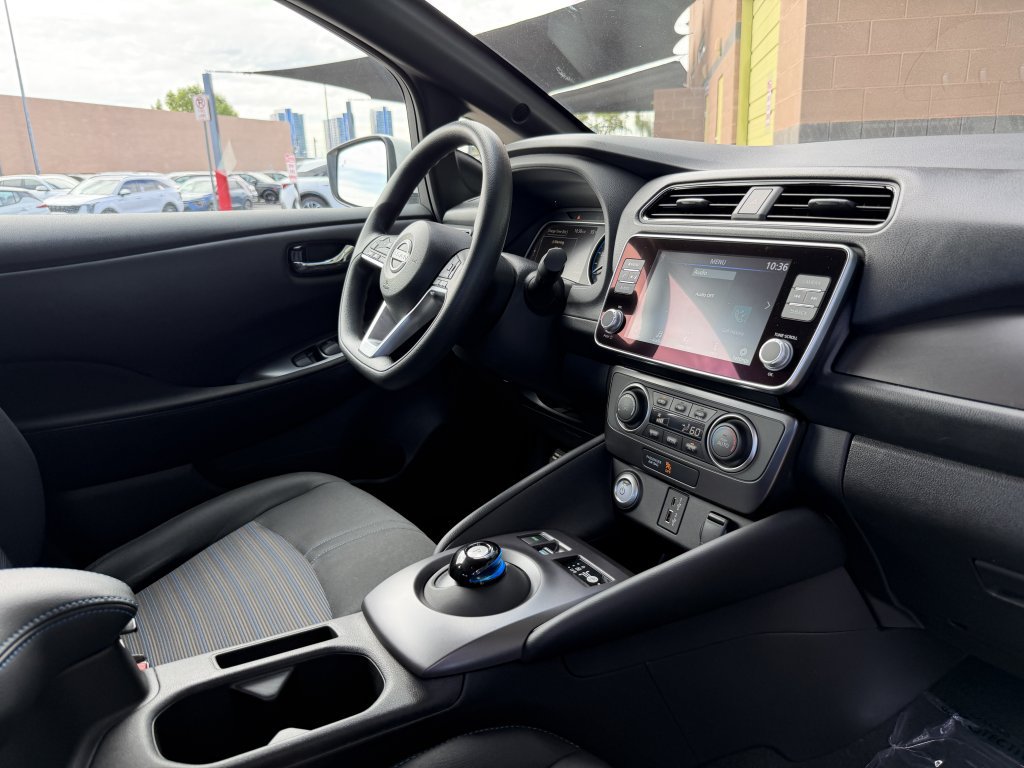 Used 2025 Nissan Leaf S FWD image 37