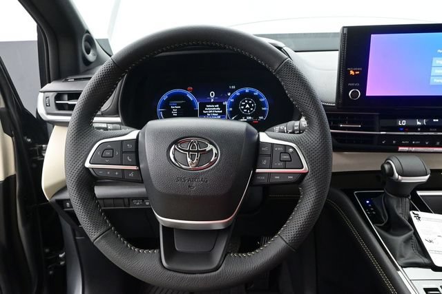 New 2026 Toyota Sienna Limited FWD image 5