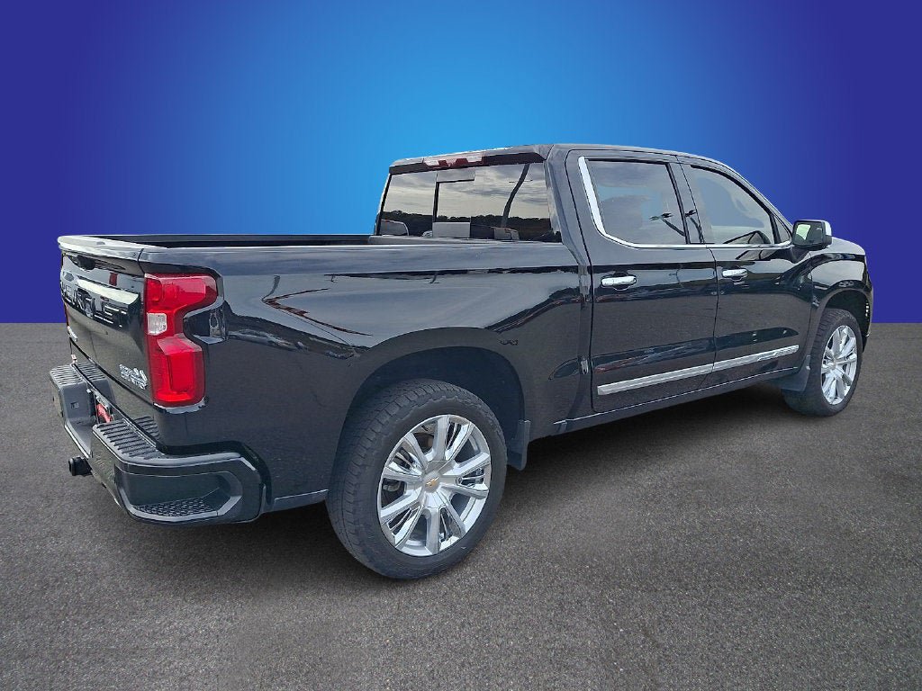 Used 2023 Chevrolet Silverado 1500 High Country w/ High Country Premium Package AWD/4WD image 4