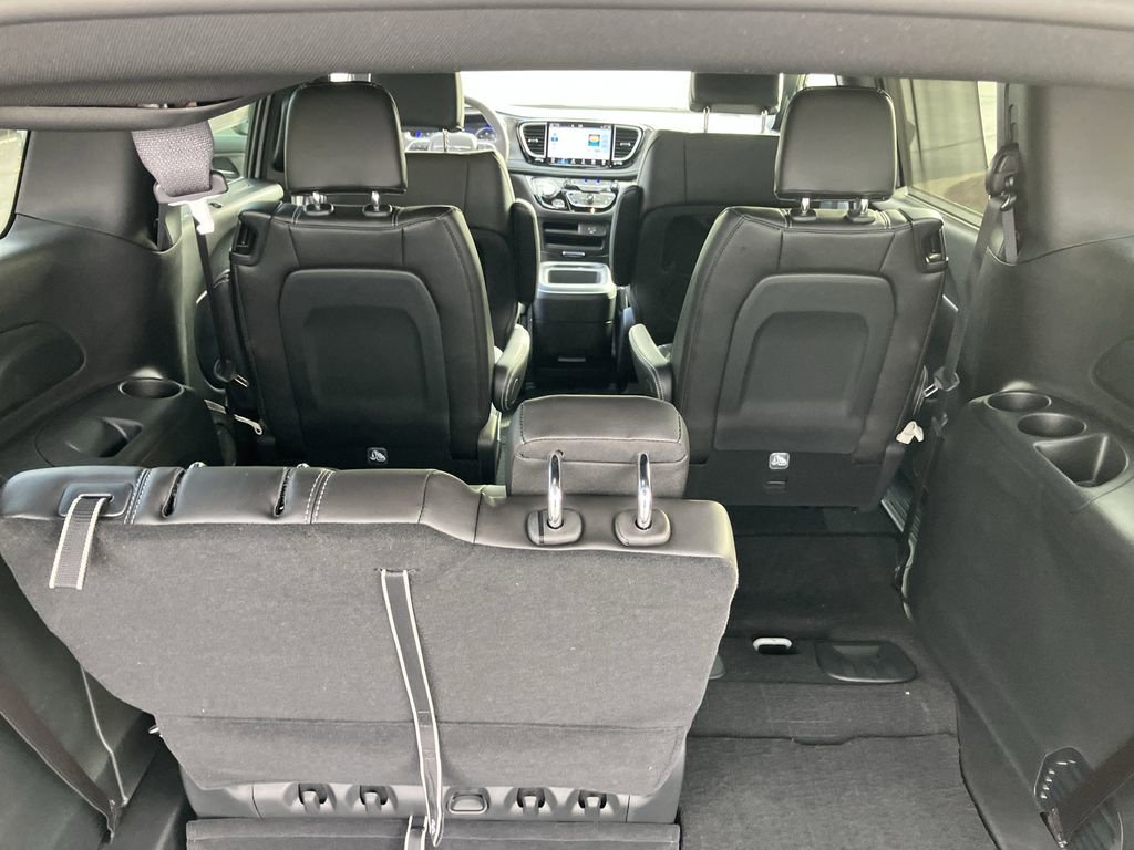 New 2026 Chrysler Pacifica Select image 32