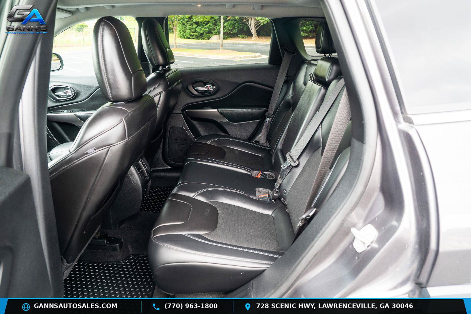 Used 2019 Jeep Cherokee Latitude Plus w/ Comfort/Convenience Group AWD/4WD image 27