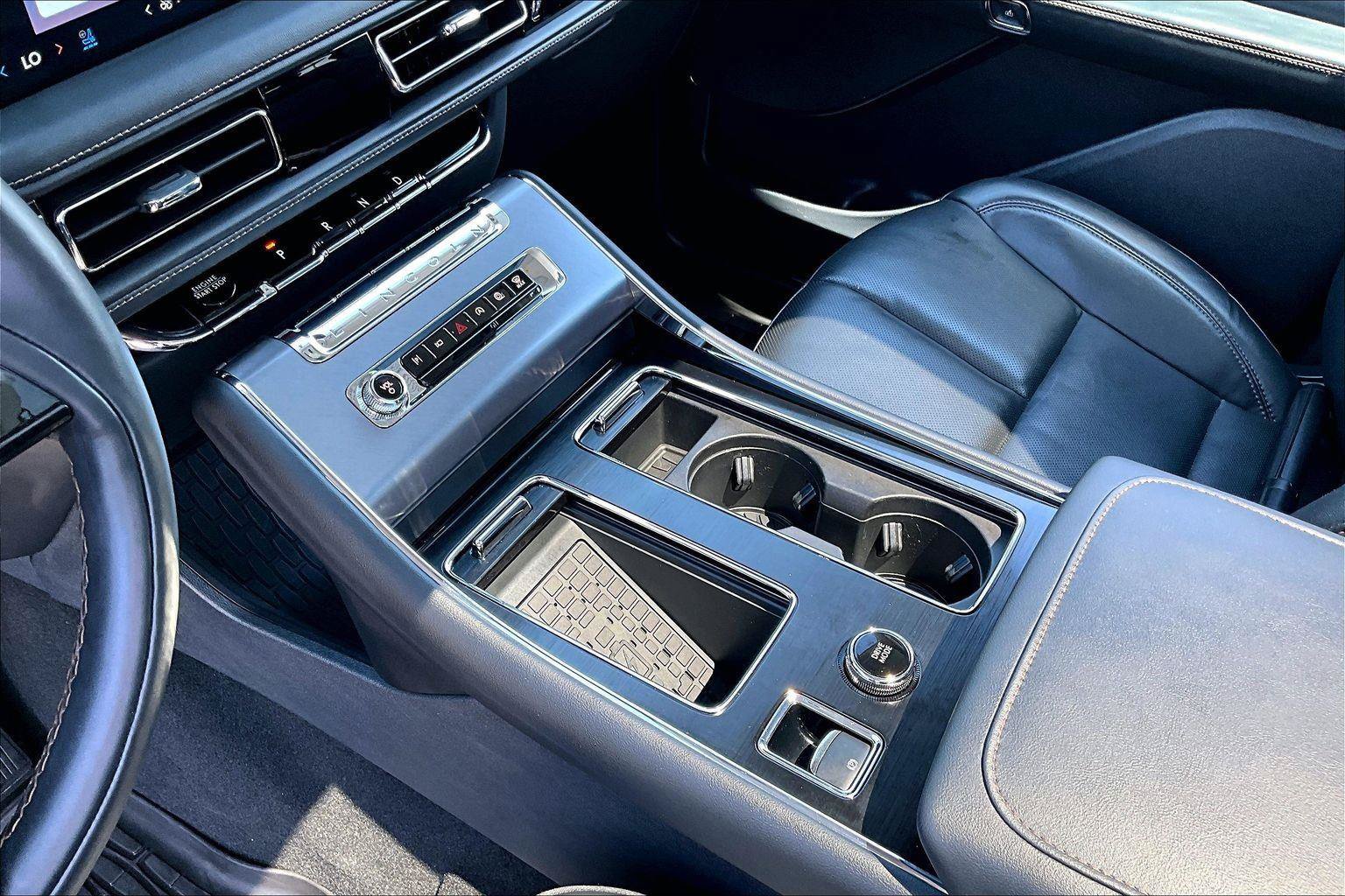 Used 2025 Lincoln Aviator AWD image 16