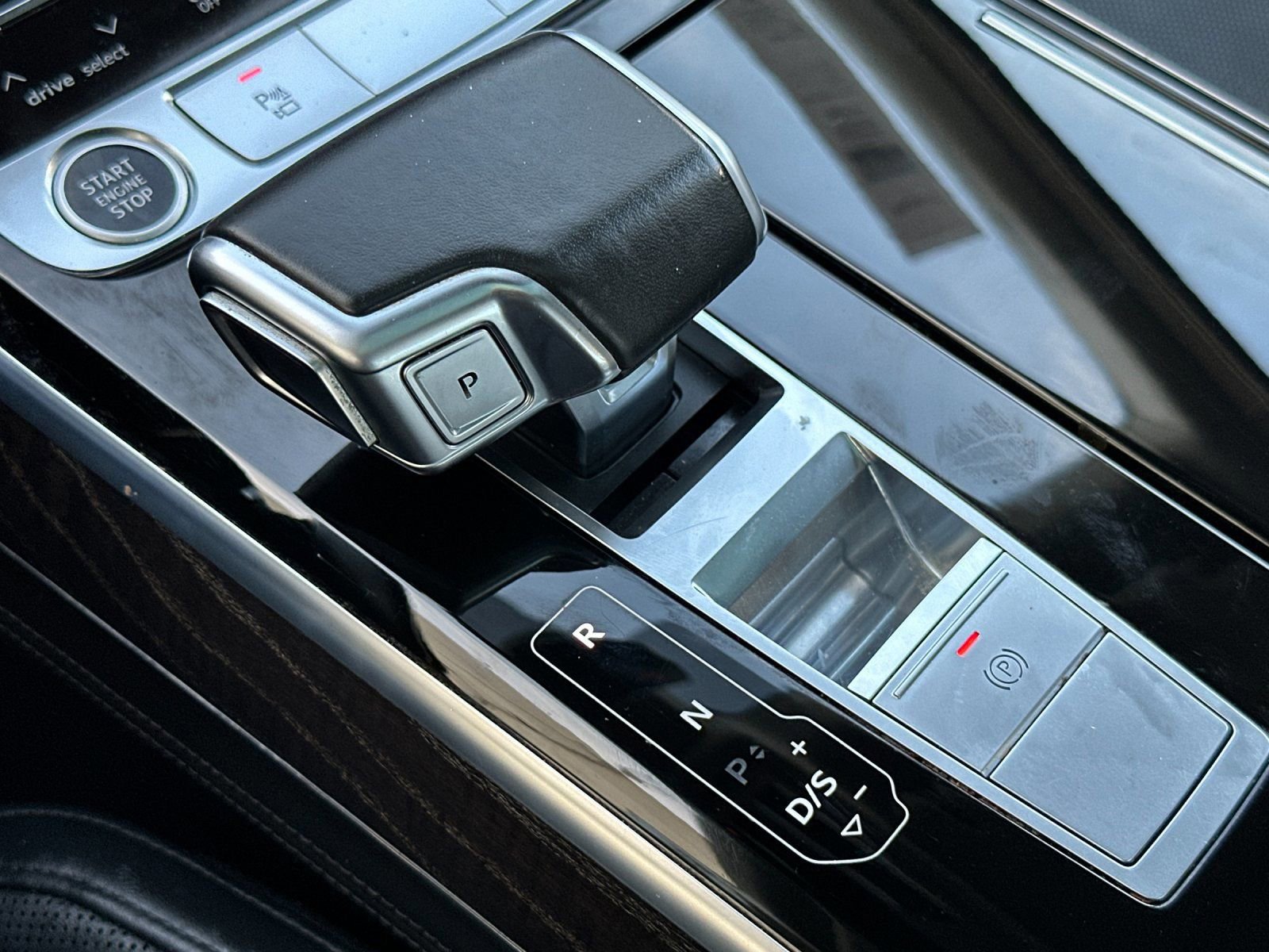 Used 2022 Audi A8 L 3.0T image 23