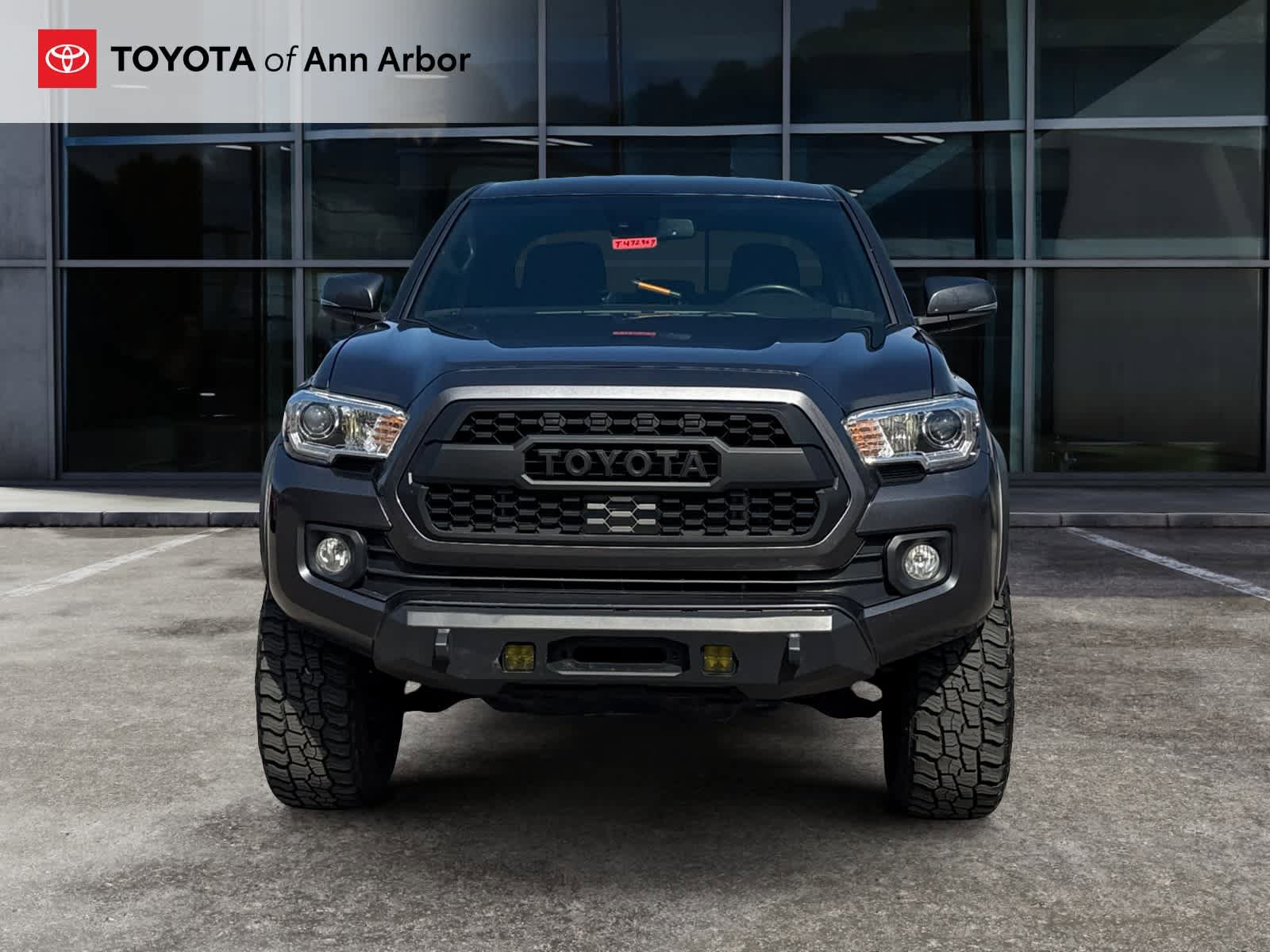 Used 2022 Toyota Tacoma TRD Off-Road AWD/4WD image 11