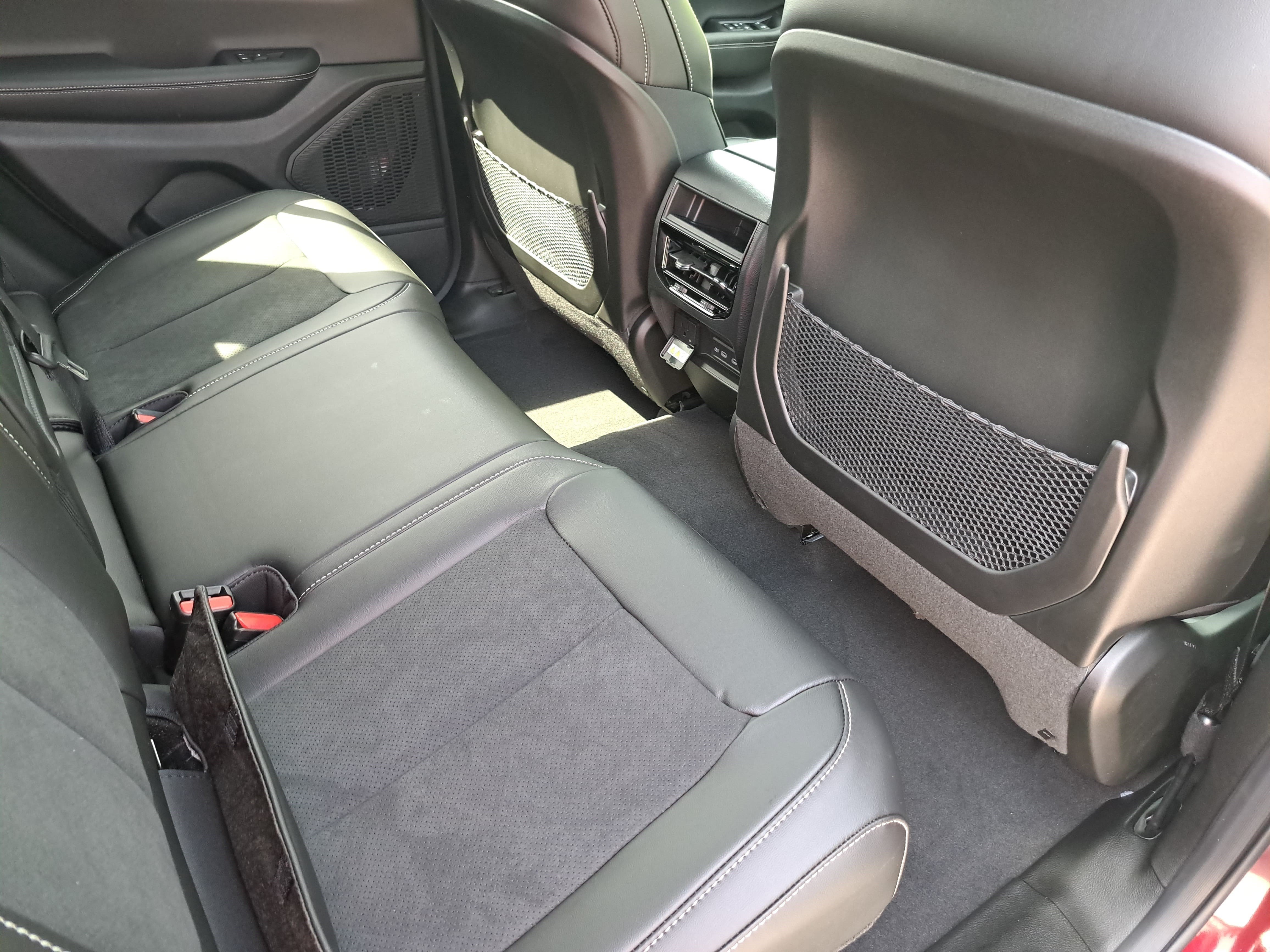 New 2026 Jeep Grand Cherokee Altitude AWD/4WD image 11