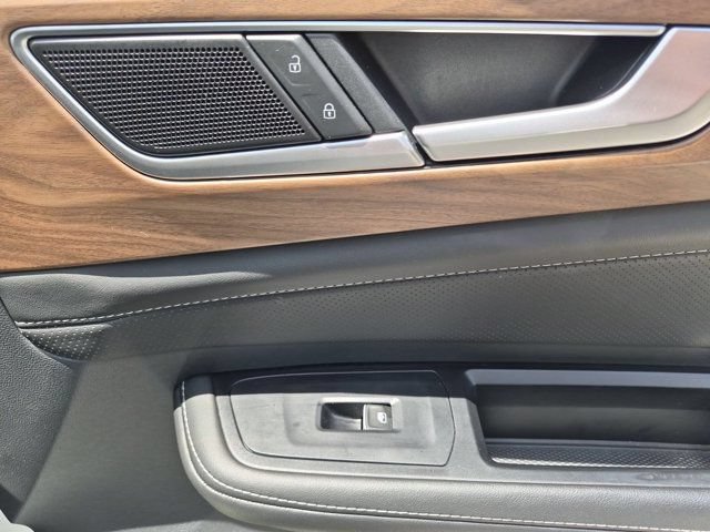 Used 2025 Volkswagen Atlas SE FWD image 34