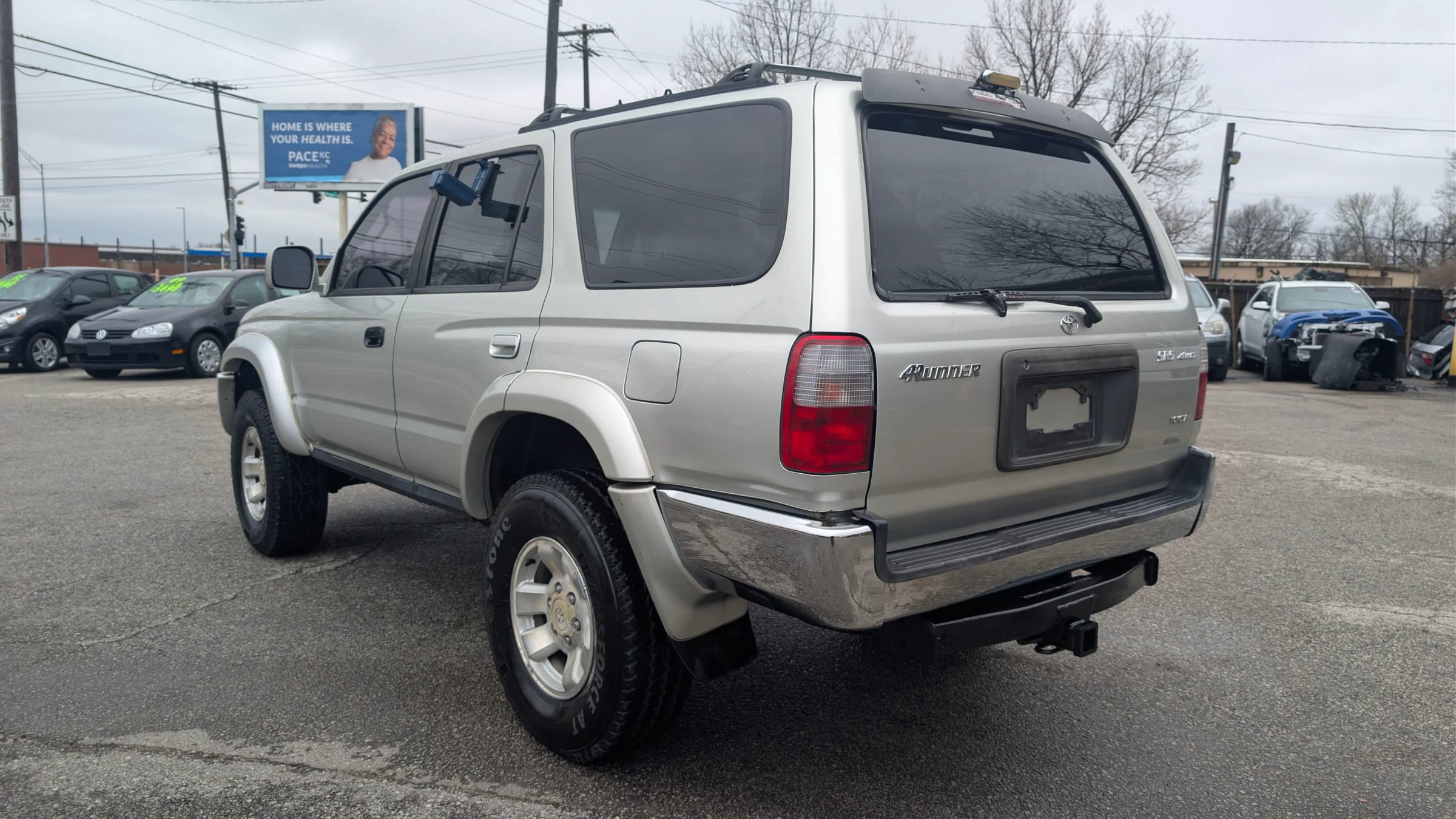 Used 2000 Toyota 4Runner SR5 AWD/4WD image 5