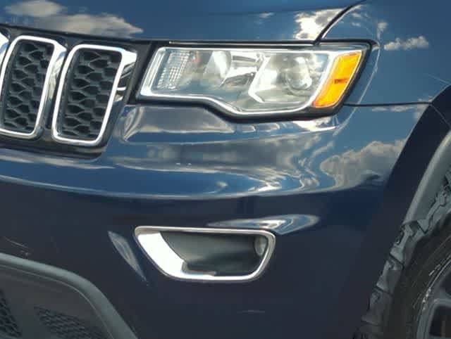 Certified 2018 Jeep Grand Cherokee Laredo AWD/4WD image 11