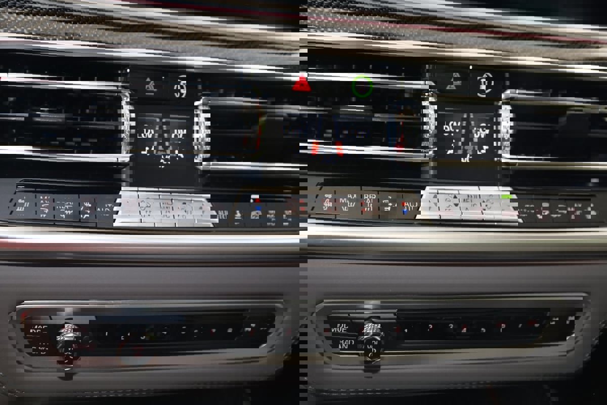 Used 2022 BMW X5 M w/ Executive Package image 26